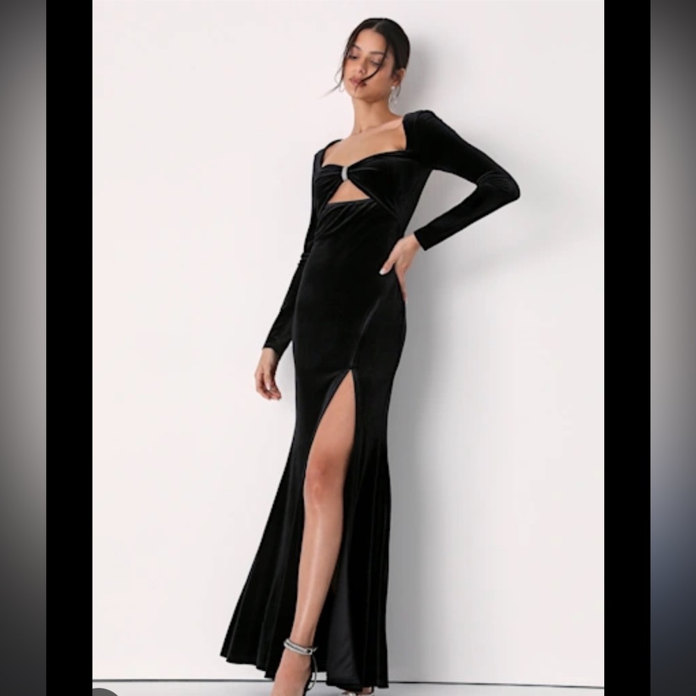 Lulu's Black Velvet Dress